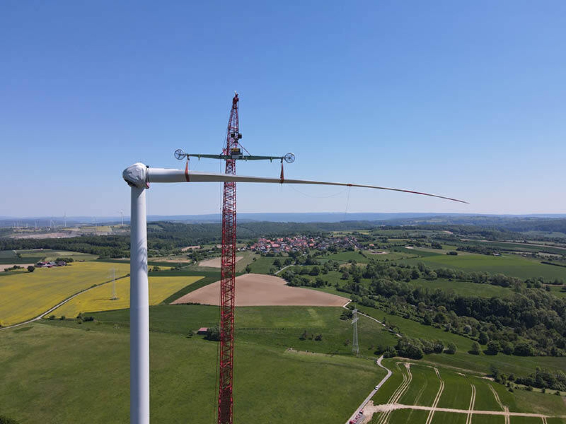Montage der Rotorblätter in Marienmünster
